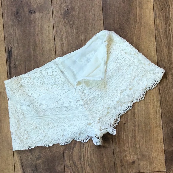 KIMCHI BLUE EMBROIDERED BO-HO SHORTS URBAN OUTFITTERS - Picture 3 of 6